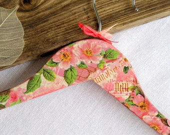 Hanger for flower girl dress - decorated Wooden clothes hanger  - Pink - Wild roses
