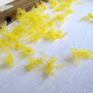 Kleine strikken van organzalint - appliqué, kaarten maken kleine versiering Dark Yellow Narcis Sunny