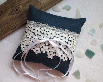 Linen ring pillow with lace, Blue pillow with white lace, daisies