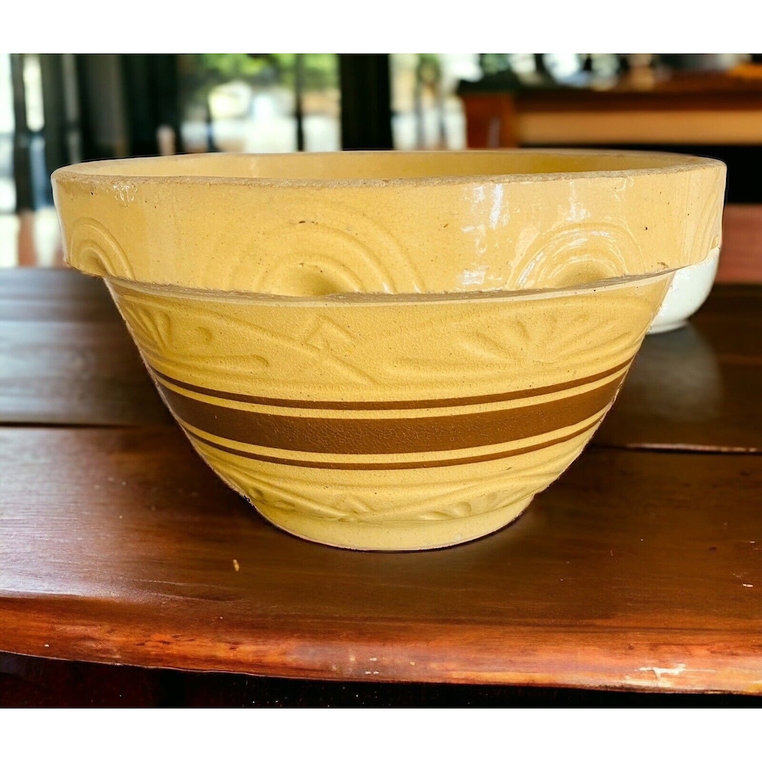 RRP Pottery Roseville Ohio Mixing Bowl Med 8 Inch Yellow Ware Brown