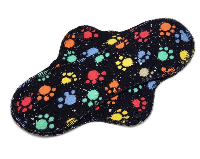 Paw Print Reusable Cloth Pads, Soft and Leakproof Cotton Flannel Menstrual Pads, Sanitary Napkins, Washable Period Pad, Cute | RegularWings