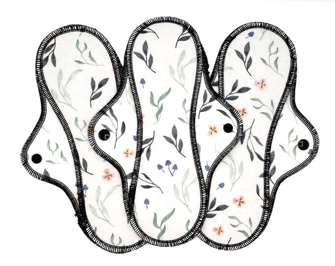 Organic Reusable Cloth Pad - Midi Pad For Regular Flow - Cotton Flannel - 8″ to 14″ - Leaves