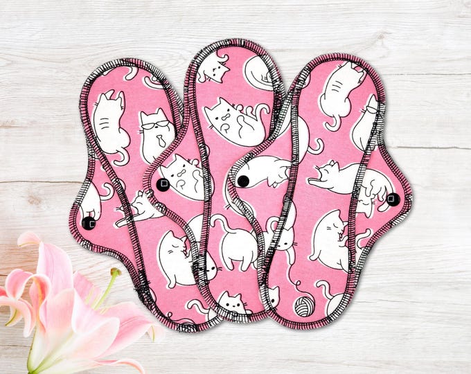 Reusable Cloth Pad - Midi Pad For Regular Flow - Cotton Flannel - 8″ to 14″ - Cats On Pink