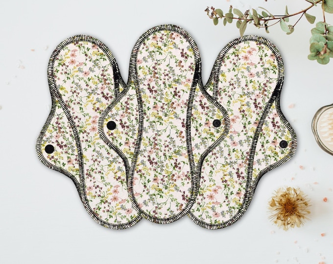 Reusable Cloth Pad - Midi Pad For Regular Flow - Cotton Flannel - 8″ to 14″ - Delicate Floral