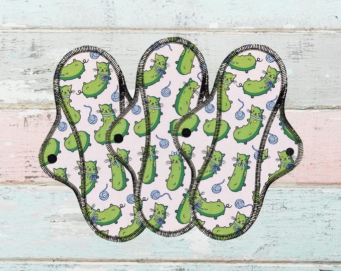 Reusable Cloth Pad - Midi Pad For Regular Flow - Cotton Flannel - 8″ to 14″ - Cat Pickles