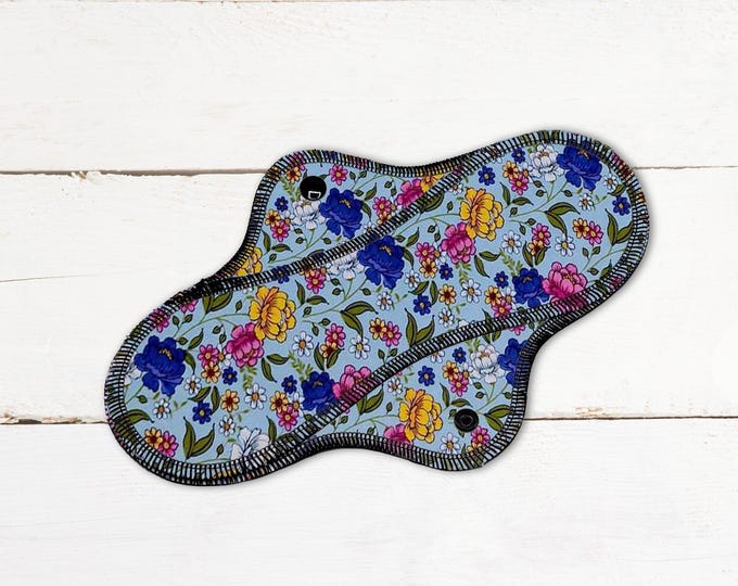 Reusable Cloth Pad - Midi Pad For Regular Flow - Cotton Flannel - 8″ to 14″ - Floral