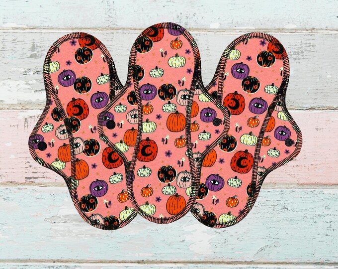 Reusable Cloth Pad - Midi Pad For Regular Flow - Cotton Flannel - 8″ to 14″ - Pumpkins