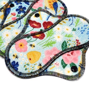 Leakproof Reusable Cloth Panty Liners - Super Soft Cotton Flannel Pads for Light Flow in 6&quot;, 7&quot;, 8&quot;, 9&quot; - Floral Birds and Bees |Light Pad