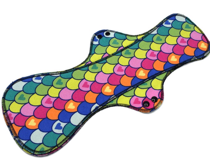 18" Extra Coverage Cloth Pad - Leakproof Cotton Flannel Menstrual Pads for Very Heavy Flow, Postpartum, Overnight - Hearts