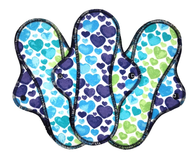 Reusable Cloth Pad - Midi Pad For Regular Flow - Cotton Flannel - 8″ to 14″ - Blue Hearts