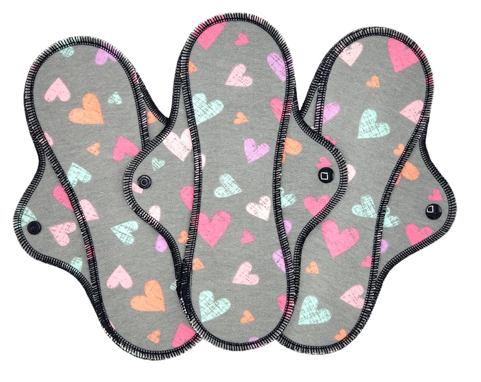 Reusable Menstrual Cloth Pad Leakproof Cotton Flannel Pad Regular Flow Period Pad for Women Cute Gift for Girls Period Pad Colorful Hearts