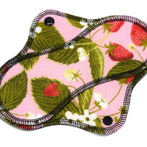 Leakproof Reusable Cloth Panty Liner, Super Soft Cotton Flannel Panty Liners for Light Flow in 6&quot;, 7&quot;, 8&quot;, 9&quot; - Strawberries | Light Pad