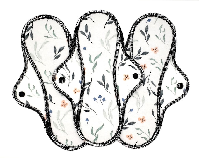 Organic Reusable Cloth Pad - Midi Pad For Regular Flow - Cotton Flannel - 8″ to 14″ - Leaves