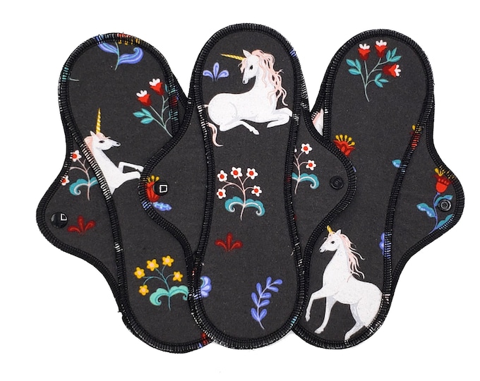 Reusable Cloth Pad - Midi Pad For Regular Flow - Cotton Flannel - 8″ to 14″ - Unicorns
