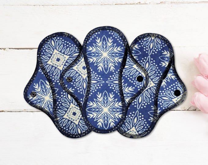 Reusable Cloth Pad - Light Pad - Cotton Flannel - 6" To 9" - Snowflake Pattern