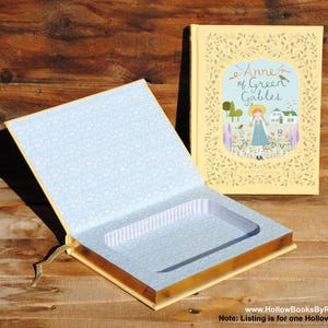 Holle boekenkluis - Anne of Green Gables - geel leer gebonden (FS35FC)