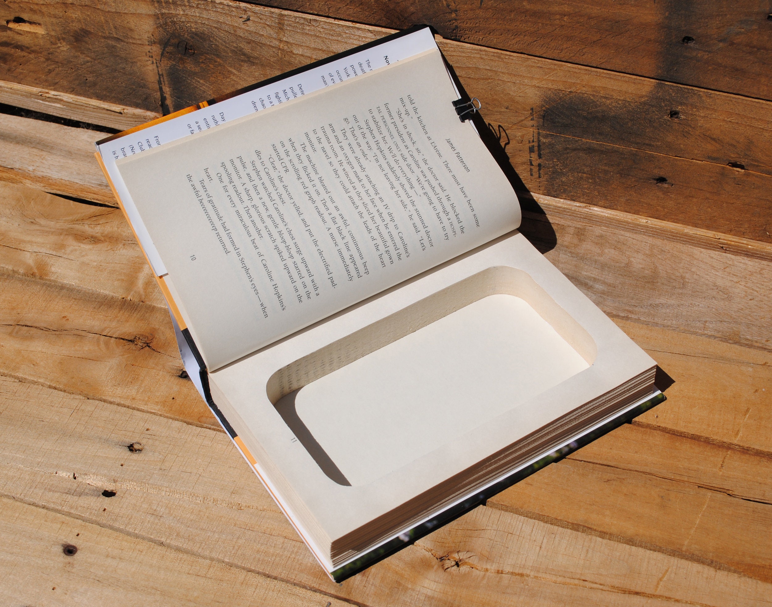 Coffre-fort pour livres : livre creux fait main avec fermeture