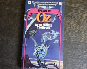 Speedy in Oz de Ruth Plumly Thompson. Muy buen estado. Primera edición de 1986 de Del Rey Ballantine, tapa blanda.
