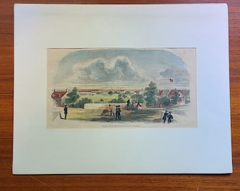 Grabado coloreado a mano de Harper's Weekly: "Interior de la Fortaleza Monroe, Virginia". Página original impresa en papel de periódico de 1861. El coloreado es de fecha posterior desconocida.
