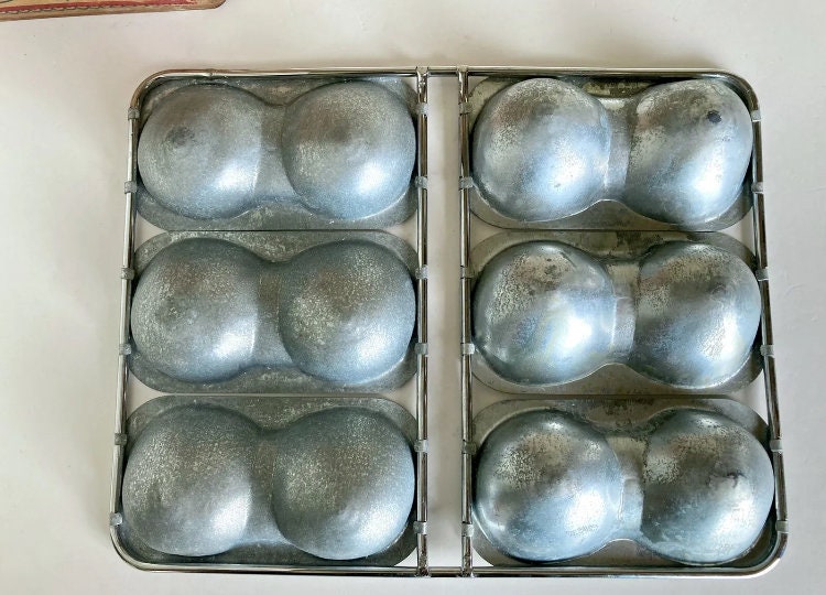 Boob cake tin deals