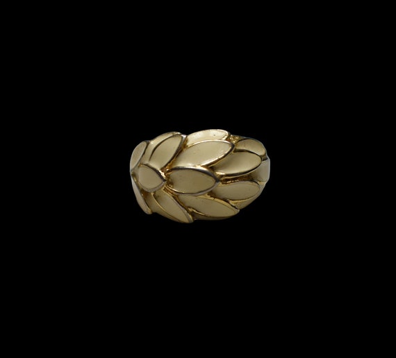 Vintage Enameled Ring 80s Cream Enameled 18kgf Go… - image 2
