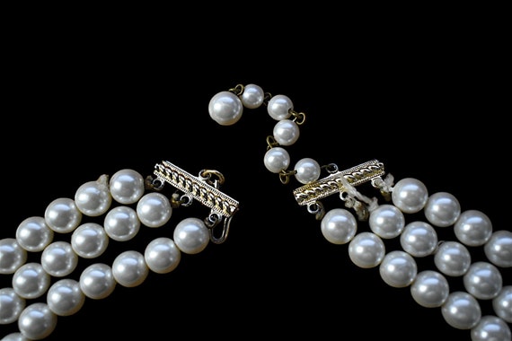 Vintage 50s Necklace Japan 3 Strand Faux Pearl Fa… - image 2