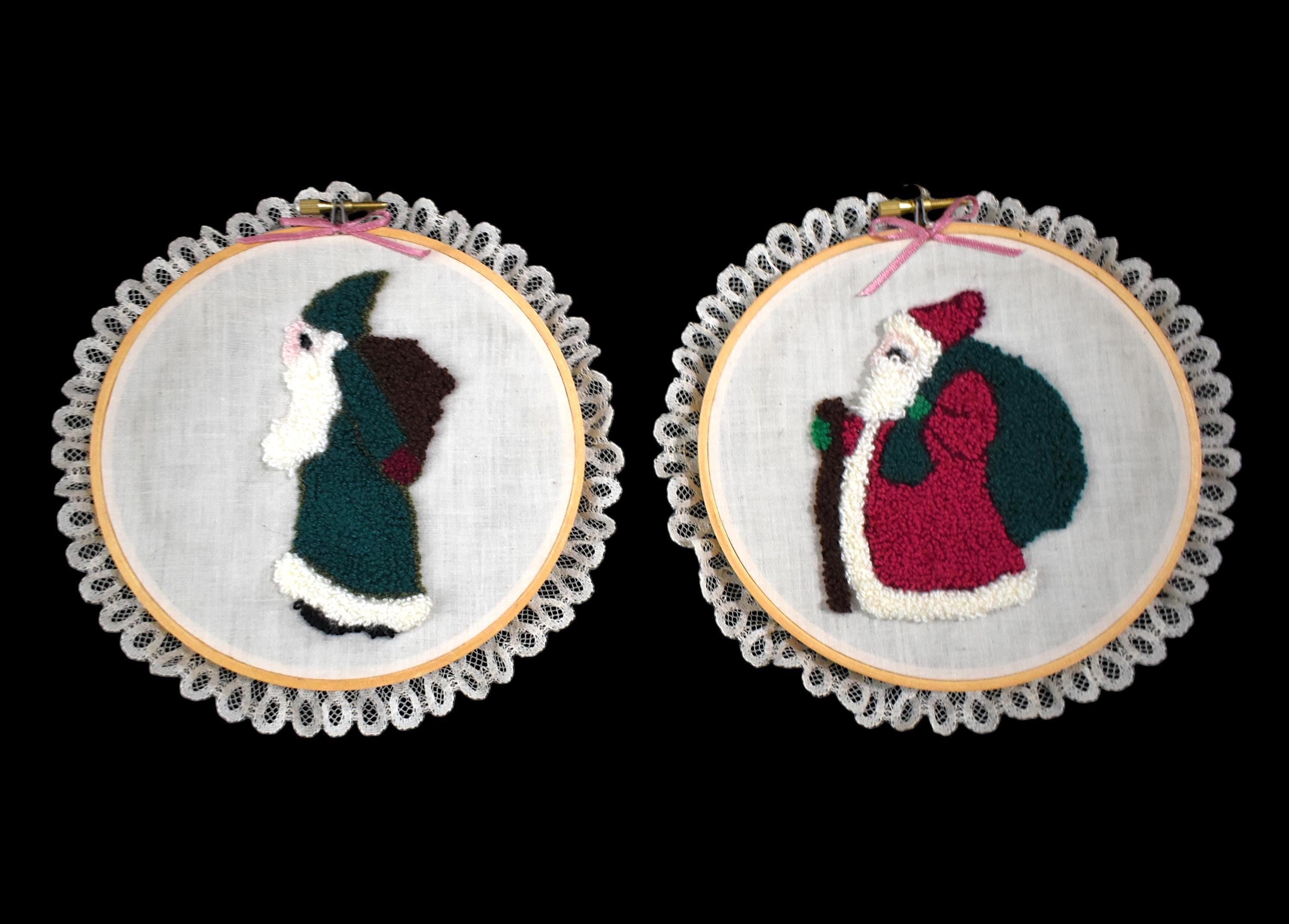 Vintage Crewel Santas 80s Handmade Embroidery Hoop Linen Old European Santa Clause Crewel Chenille Round Wall Hangings Holiday Decor