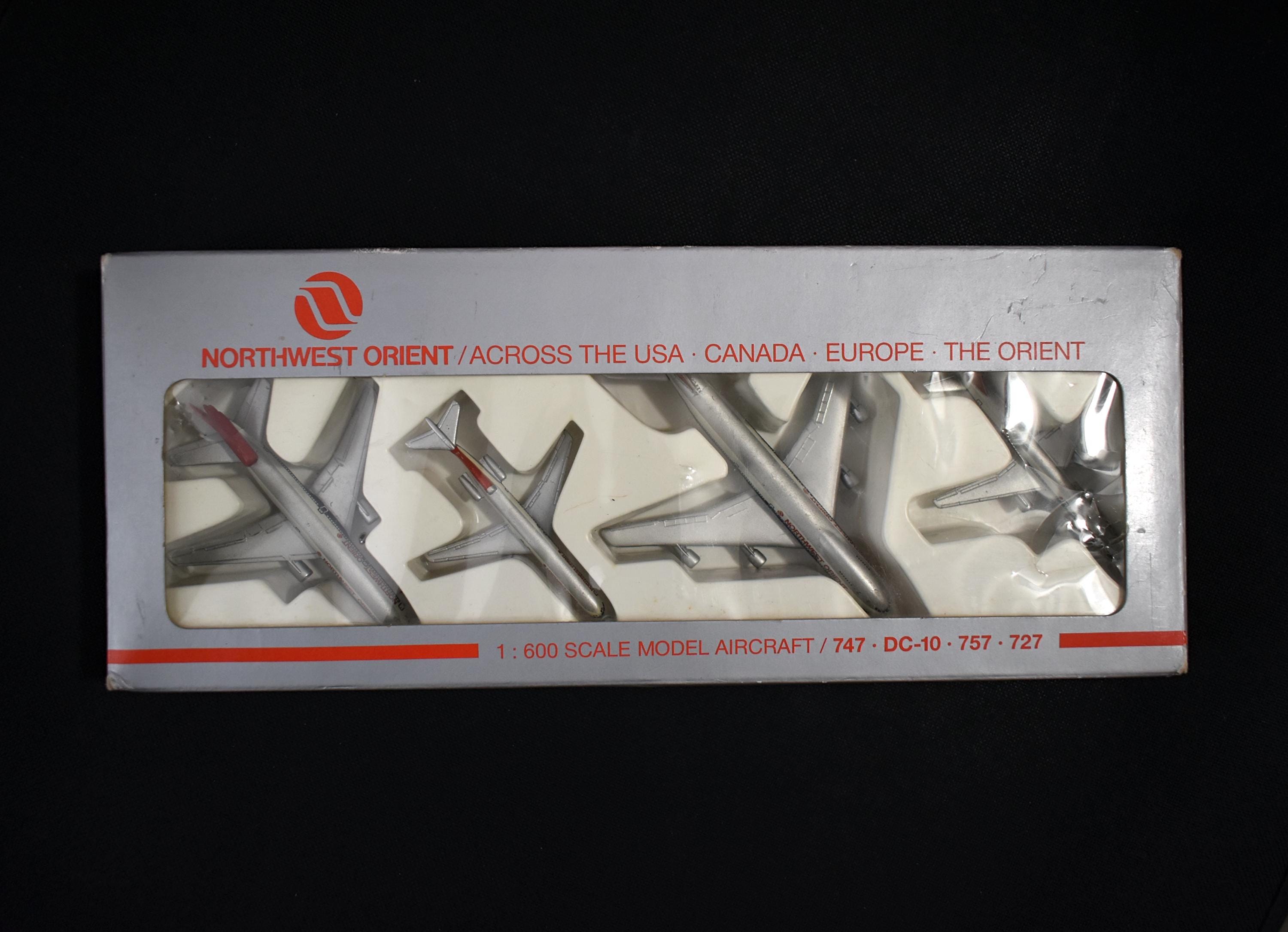 置物 Northwest Orient 1:600 Scale Model Vintage Northwest Orient 1:600 Scale Model DC-1- 727 747 757 Metal