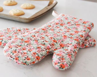 Long Quilted Oven Mitt Pattern, PDF Sewing Pattern, Quilted Oven Gloves, Kitchen Sewing Pattern, Beginner Friendly, Scrap Buster, Gift Idea