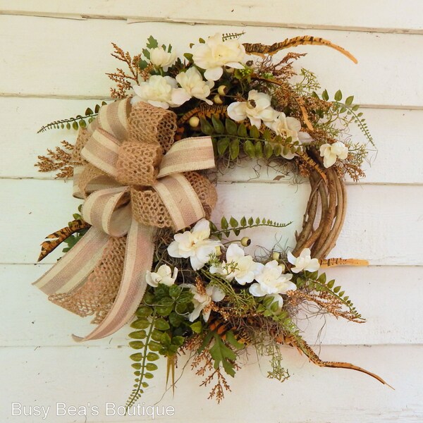 Classic Omc-Porta FrontDoor Corona d'estate "Moonbeam", Country Cottage Wreath, Anno Round Wreath, Delphinium Wreath, Ivory Wreath, Linen Bow