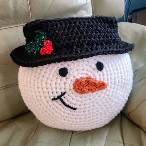 Snowman Pillow PDF Crochet Pattern INSTANT DOWNLOAD image 1