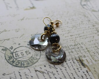 Swarovski black pearl and victory pendant earrings (gold plated)