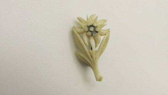 FRENCH BONE Edelweiss BROOCH 1920's Acces Lapel S… - image 8