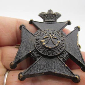 British Army KRRC (Kings Royal Rifle Corps) Cap Badge estimate 1903-1913 Victorian Era Militaria Collectible