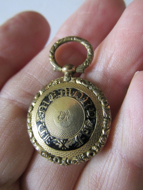 Antique IN MEMORY Of Mourning Keepsake or FOB Gol… - image 1