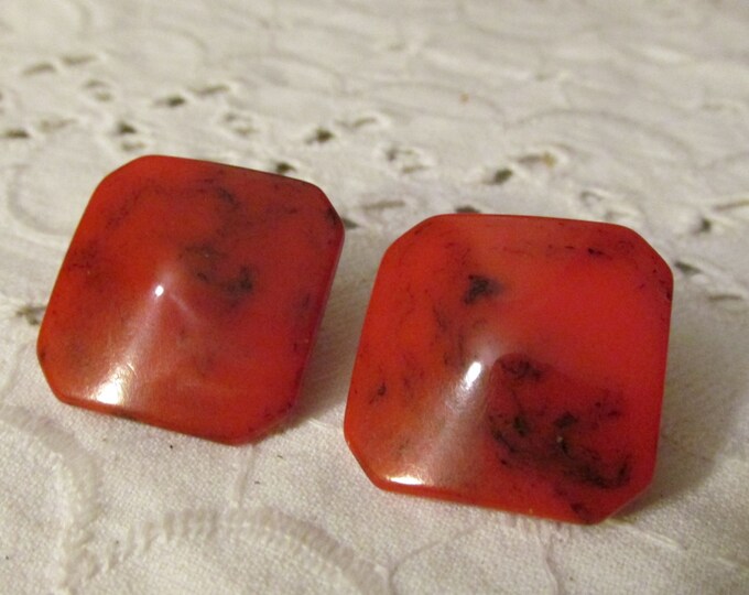 Vintage BAKELITE Clip on EARRINGS Marbled Red Color Domed 1 Square