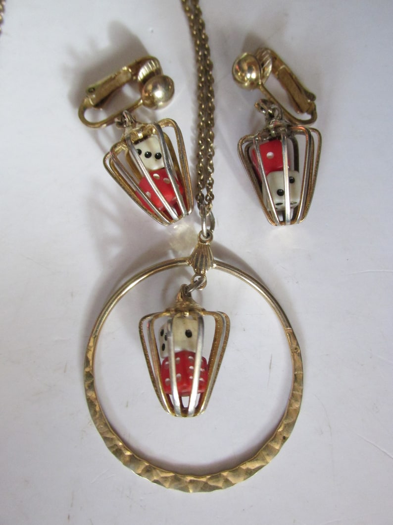 See Description for Measurements Retro AVON Dangling DICE Pendant Necklace /& Clip On EARRINGS Set 1960/'s Collectible for the Big Roller