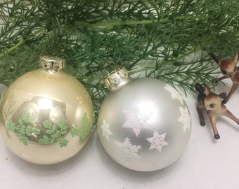 Glitter Green and Ivory White Snowflake Glass Ball Ornaments (2) Vintage Christmas Baubles, 2.5" Wide Bowl Filler Winter Decoration