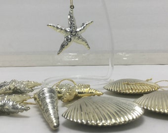 9 Nautical Christmas Seashells, Clam Shell Ornaments, Vintage Hard Plastic in Silver and Gold Beach Wedding Coastal Mermaid Party Decoration