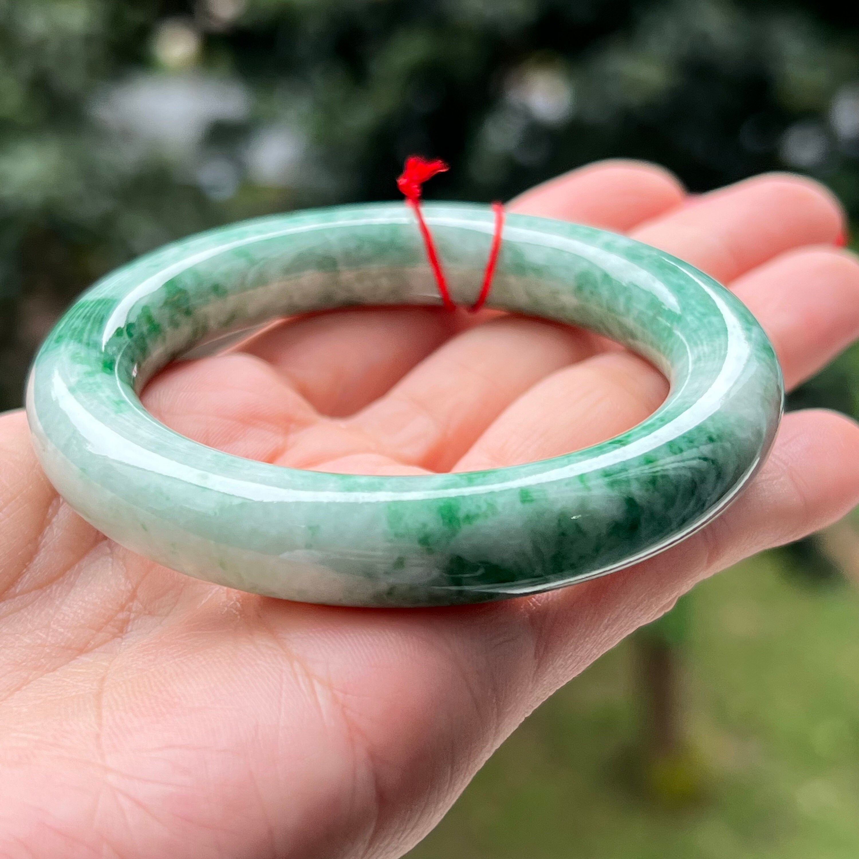 Round 53.9mm Jade Bangle Vivid Green Floral Pattern Tricolor