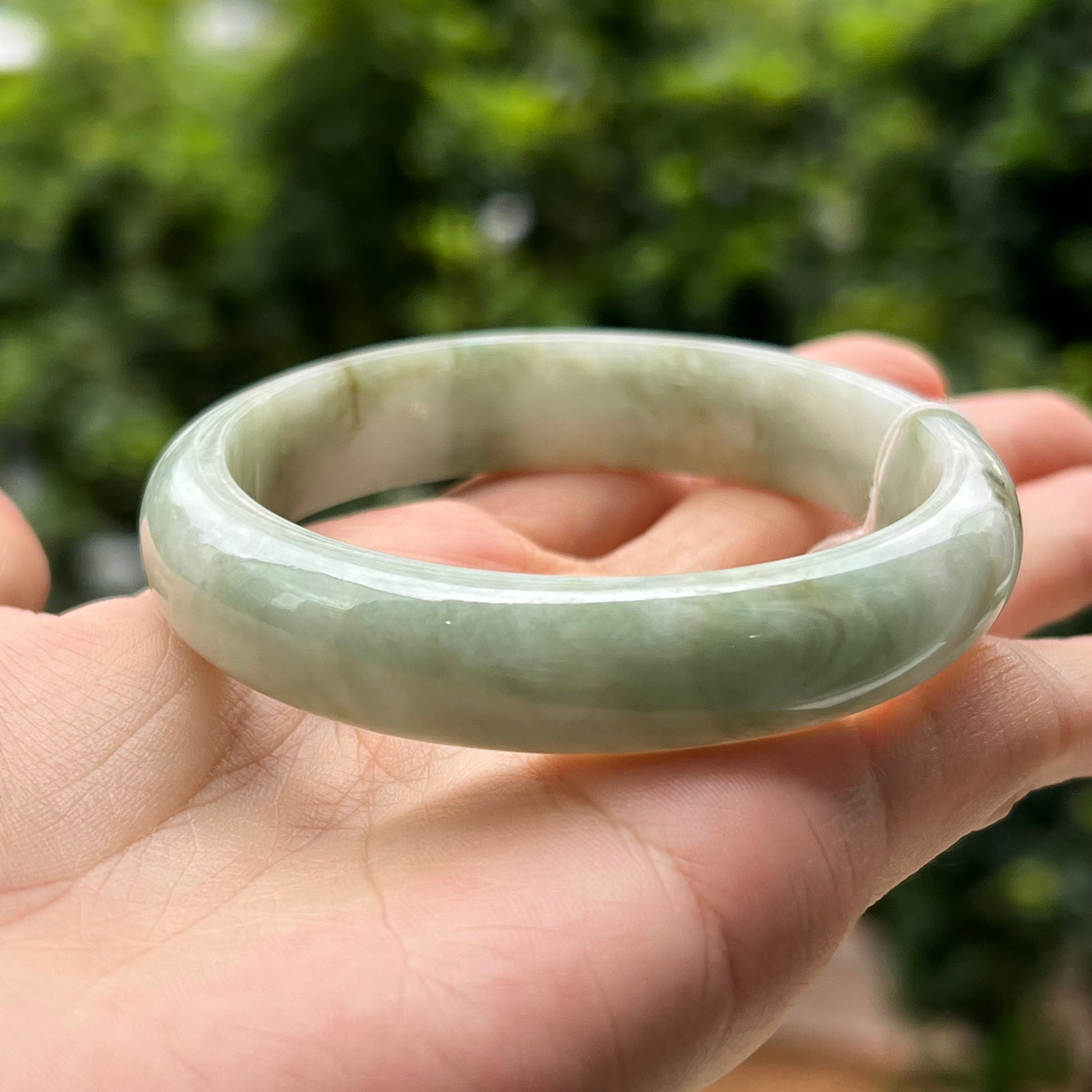 翡翠　バングル　淡いグリーン62 58.2 mm ビルマ翡翠バングル 淡いグリーン バイカラー グレードA 翡翠