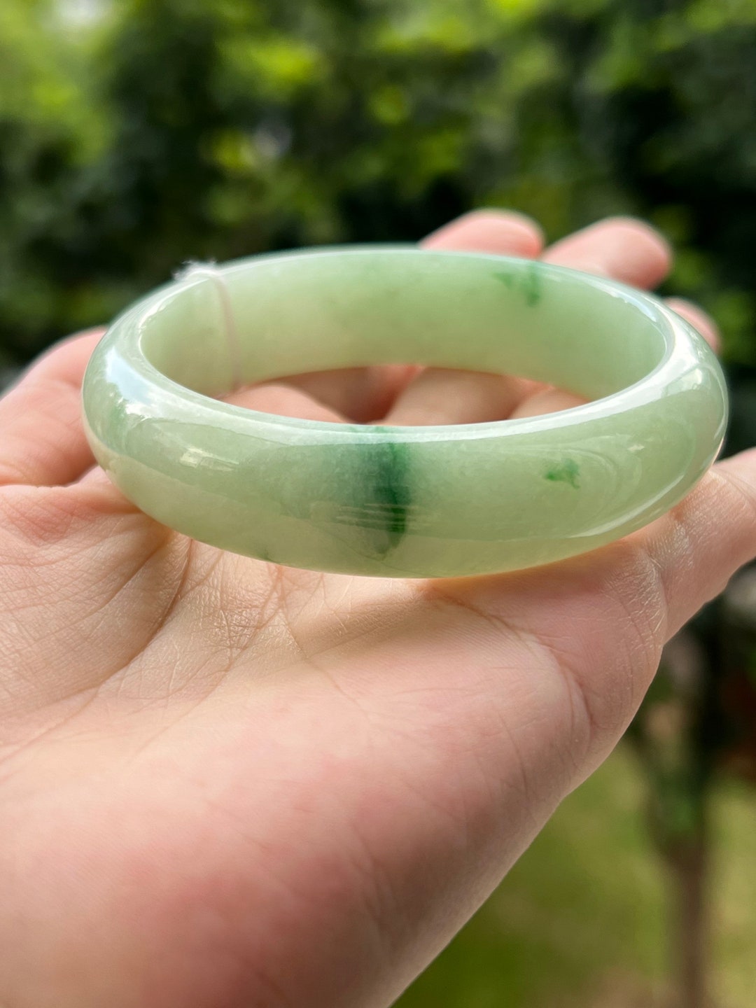56.65mm Jade Bangle Uniform Very Light Green With Leaf Green Grade A