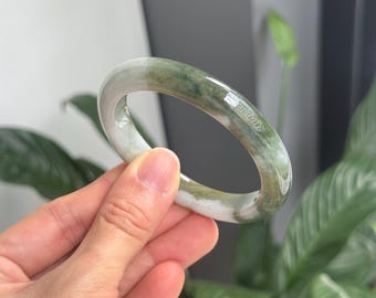 翡翠バングル　ラベンダー　プリンセス 高級ラベンダープリンセスバングル 呵々大笑 – 翡翠市場からの便り