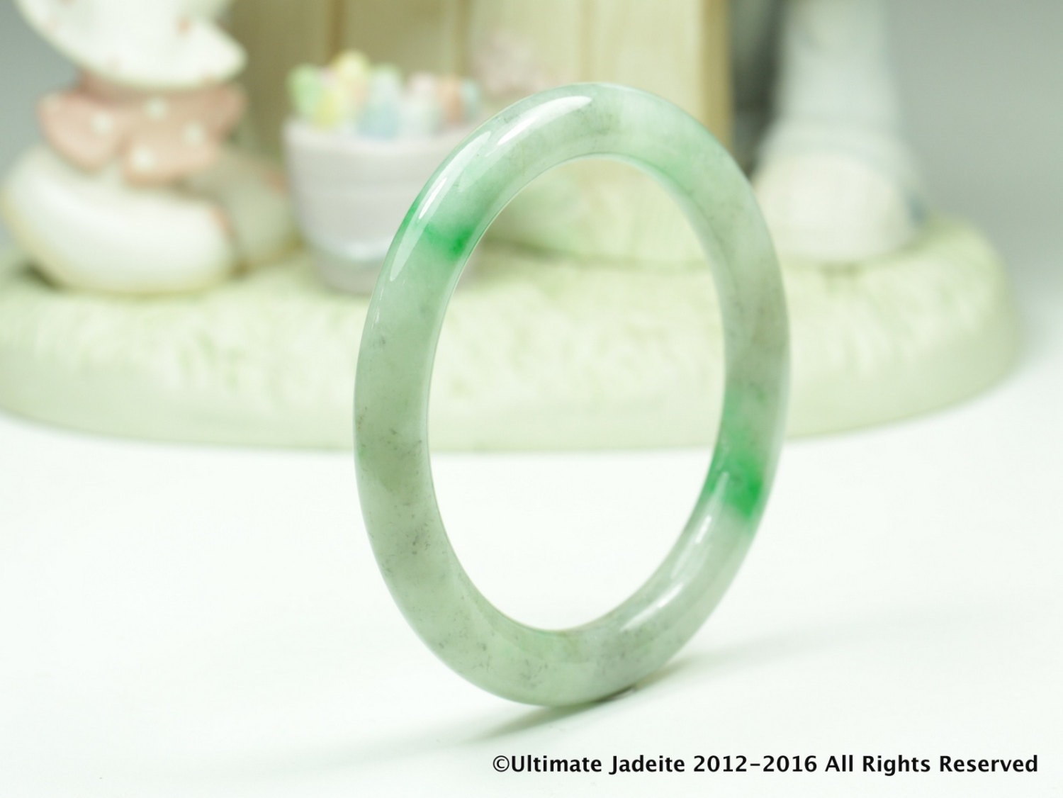 ジェダイト 翡翠 バングル - 54 mm ラウンド ビビッド グリーン