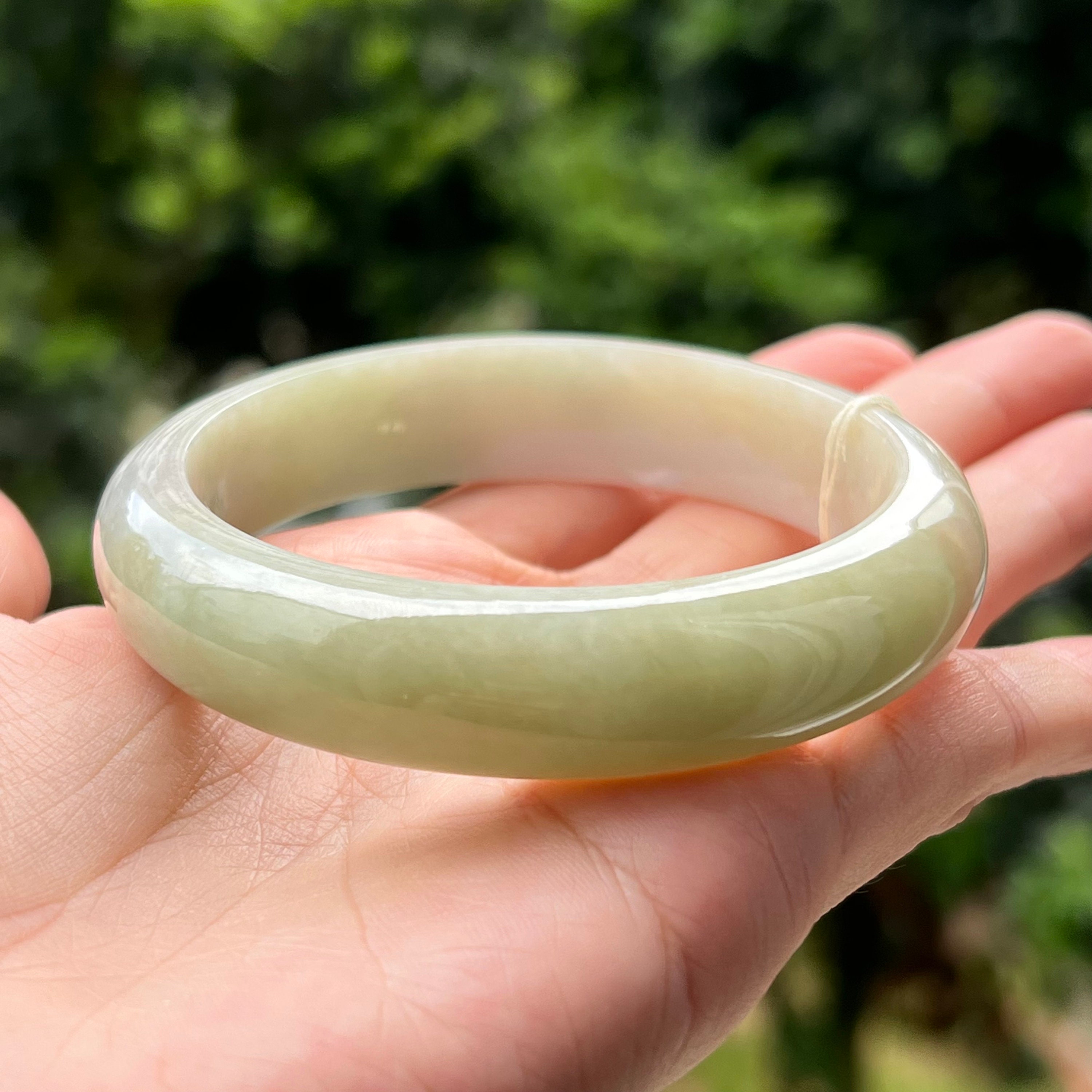 58.6 mm 翡翠バングル ゴールド キウイ ライトイエローグリーン 58.6 mm 翡翠バングル ゴールド キウイ ライトイエローグリーン