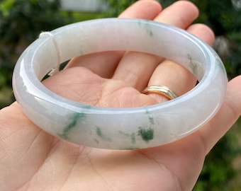 60.05mm Jade Bangle Translúcido Blanco Gris Verde Azulado Patrón de Flores Grado A Jadeíta MB5LLW (Jade birmano)