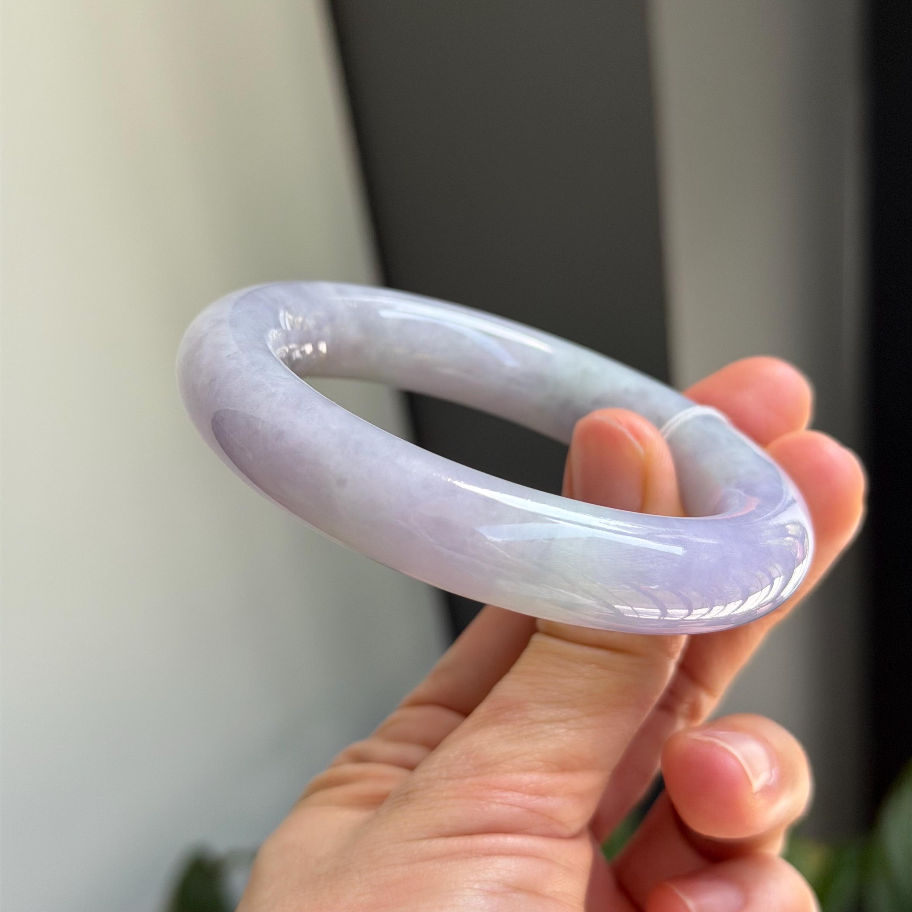 ミャンマー翡翠バングル ラベンダー紫 60mm 上品な紫羅蘭カラー 新品 ラベンダー翡翠バングル ラウンド 55.4 mm グレードA 翡翠 MB287LL
