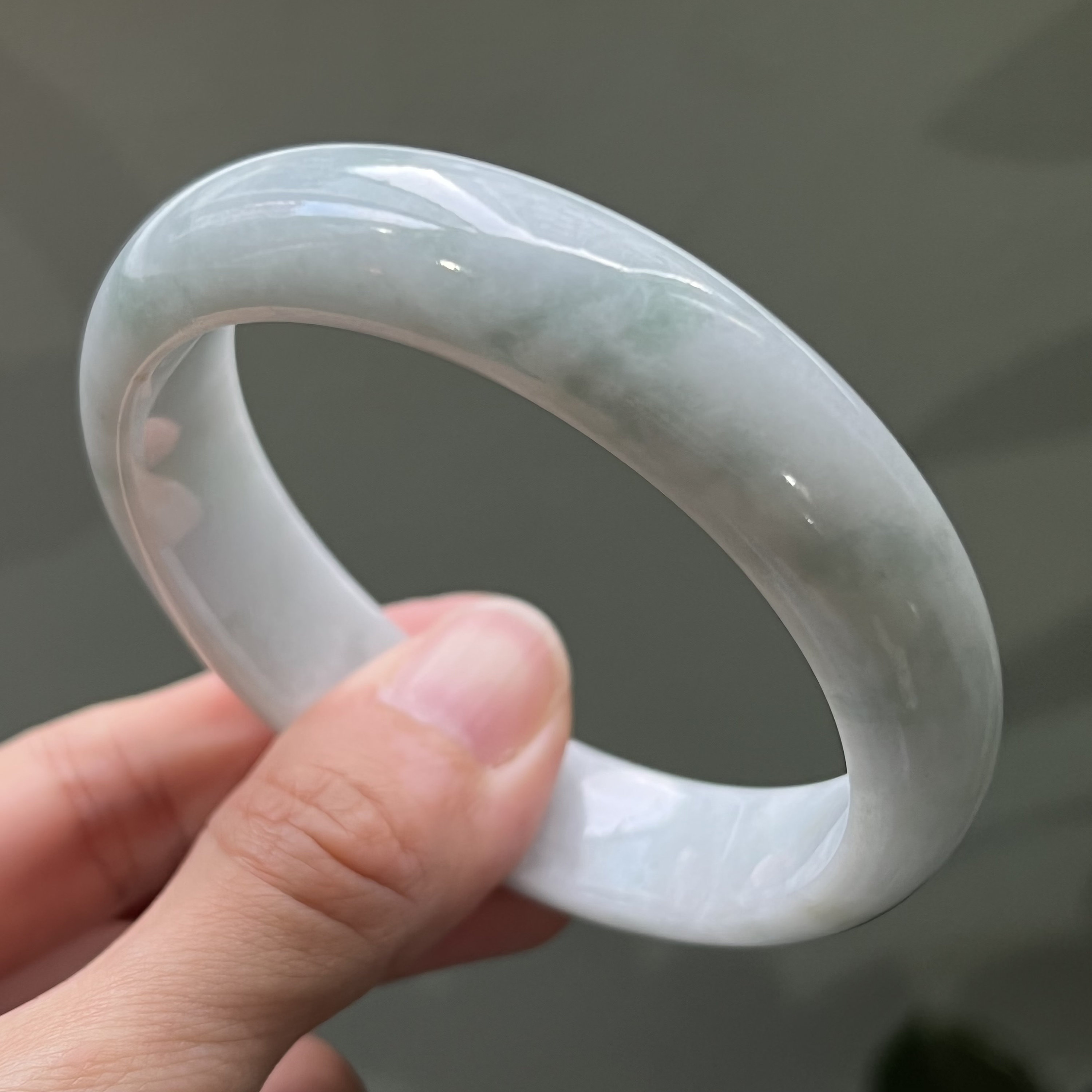 59.3 mm 翡翠バングル グレードA 翡翠 淡いグレー/近白（ビルマ翡翠
