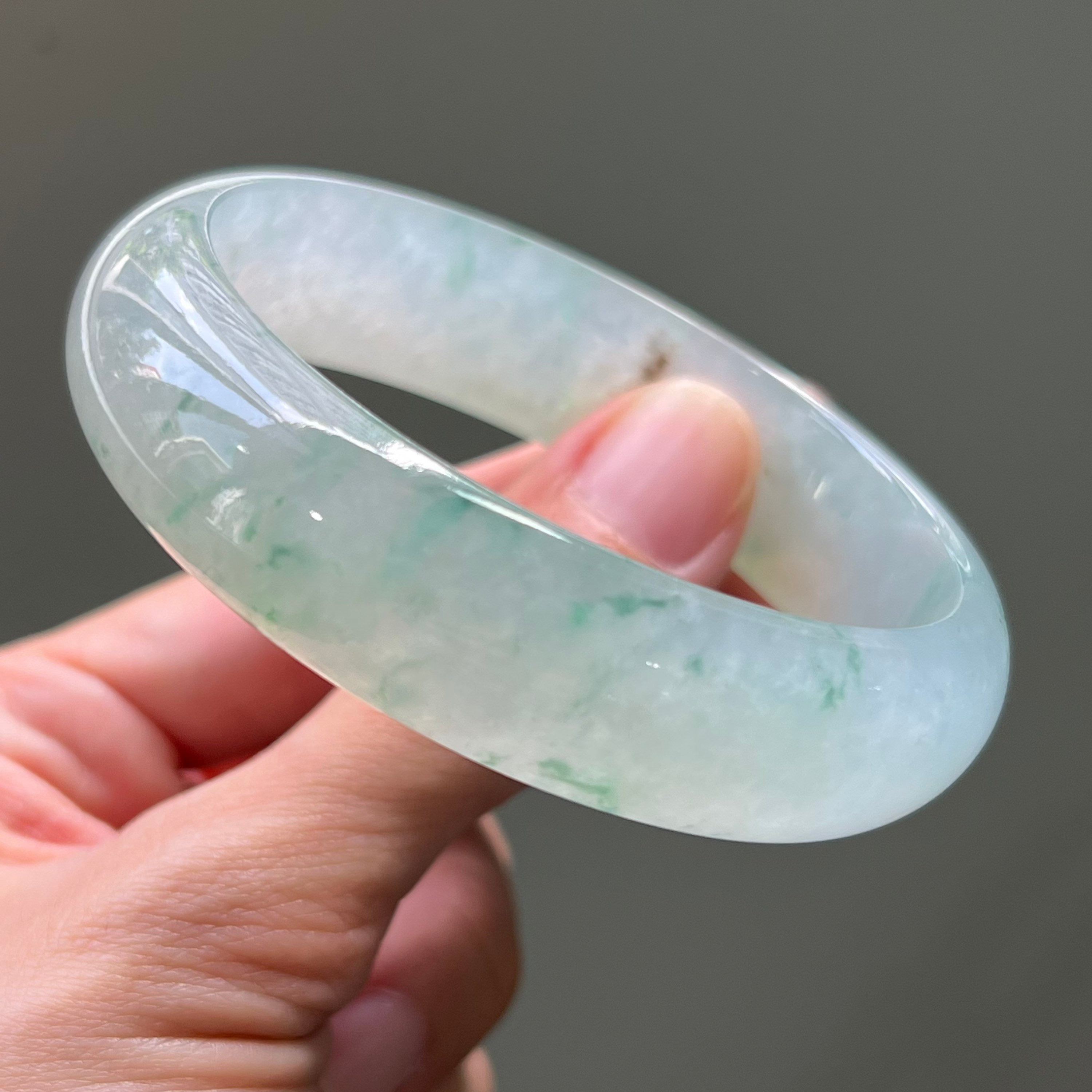認定 59.05 mm アイシー ジェイド バングル 緑がかった花柄
