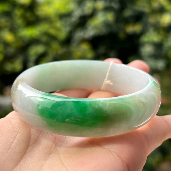 59 mm 翡翠バングル 鮮やかなグリーン 淡いラベンダーグレー 土っぽい